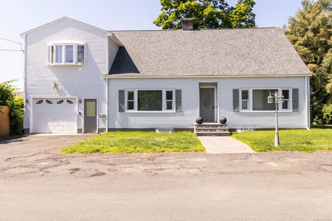 property at 4 Commerce St