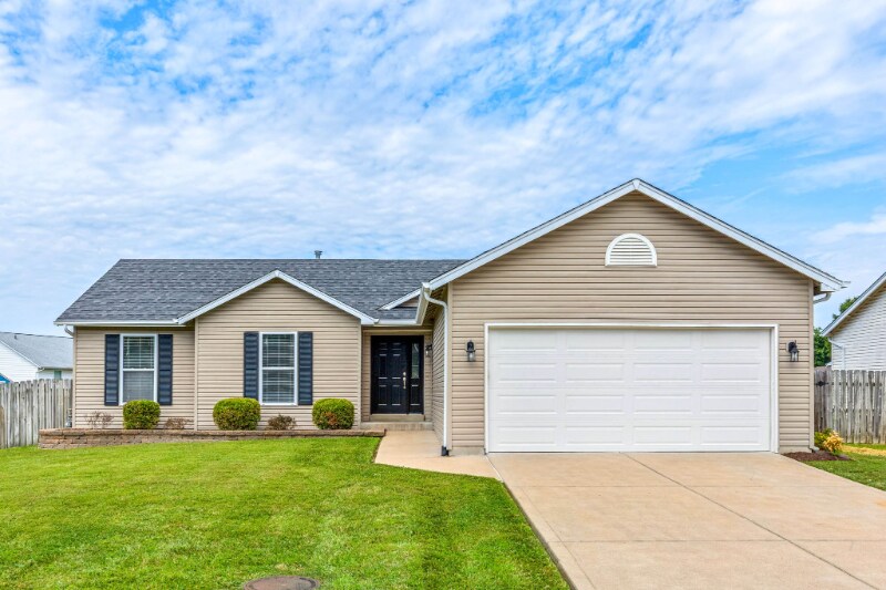 7546 Cinnamon Teal Dr in O'Fallon, MO - Building Photo
