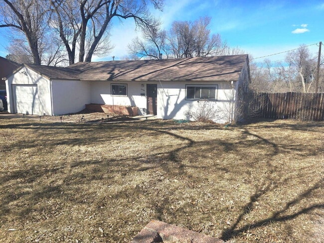 2534 E San Miguel St