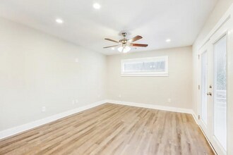 5689 Nichols Ln in Decatur, GA - Building Photo - Building Photo