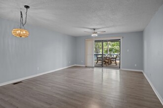 1204 Harbourside Dr in New Bern, NC - Building Photo - Building Photo