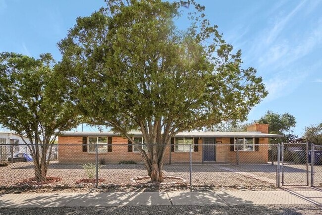 property at 4608 Fremont Ave