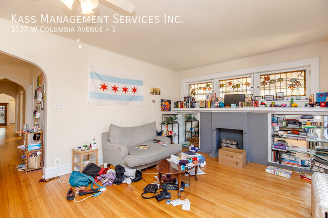 1137 W Columbia Ave in Chicago, IL - Building Photo - Building Photo