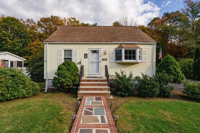 property at 121 Ewing Dr