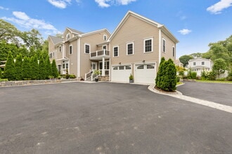 354 Oaklawn Ave in Stamford, CT - Foto de edificio - Building Photo
