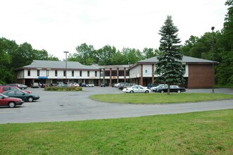Crescent Commons in Clifton Park, NY - Building Photo - Building Photo
