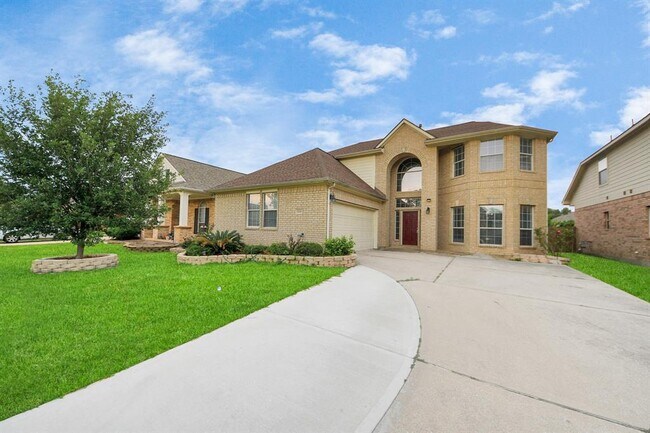 930 Allisa St in Stafford, TX - Foto de edificio - Building Photo