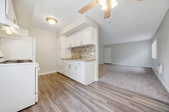 Sunset Square Apartments in West Covina, CA - Building Photo - Building Photo