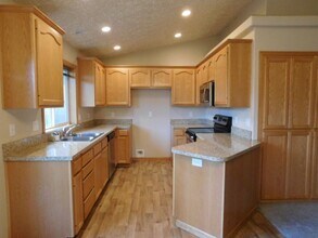 4544 Mabel Ave NE in Salem, OR - Building Photo - Building Photo