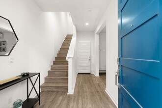 2874 N Glassell St in Orange, CA - Foto de edificio - Building Photo