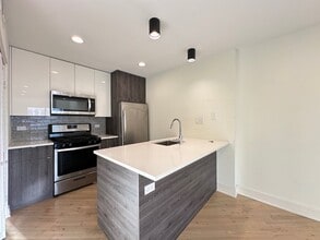 949 W Grace St in Chicago, IL - Building Photo - Building Photo