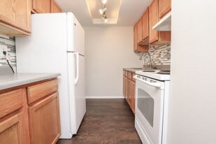 809 N Dexter St in Denver, CO - Building Photo