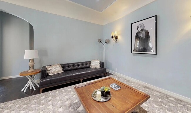 216 S Orange Dr in Los Angeles, CA - Building Photo - Building Photo