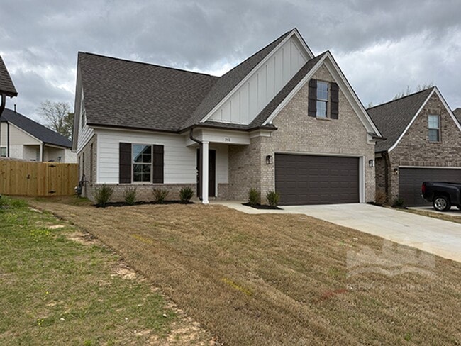 340 Maple St in Oakland, TN - Foto de edificio - Building Photo