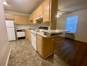 628 Oakland Ave-Unit -3 in Fayetteville, AR - Building Photo - Building Photo