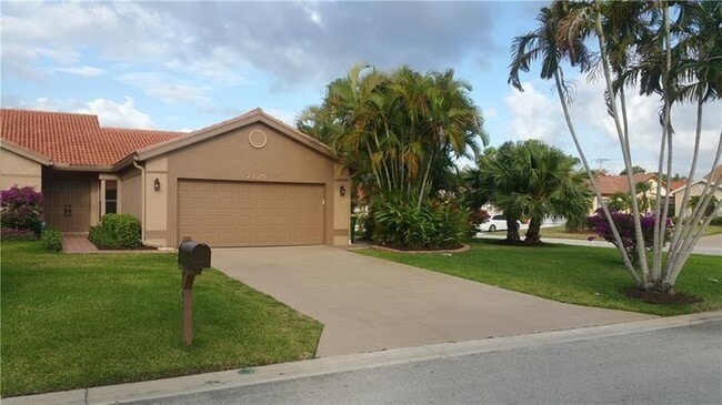 7125 NW 107th Ave in Tamarac, FL - Building Photo - Building Photo