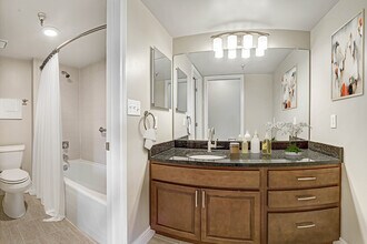Skyrise Luxury Apartments in Kalamazoo, MI - Building Photo - Building Photo