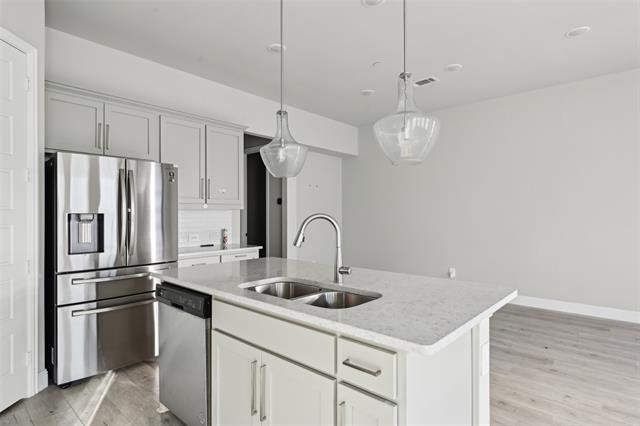 12958 Wymeth Dr in Farmers Branch, TX - Foto de edificio - Building Photo