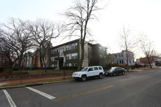 1301 S Carolina Ave NE in Washington, DC - Building Photo - Building Photo