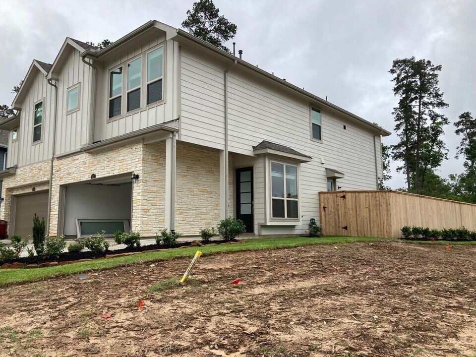 547 Bristol Tide Ct in Panorama Village, TX - Foto de edificio