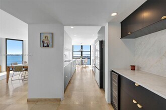 1915 Brickell Ave in Miami, FL - Building Photo - Building Photo