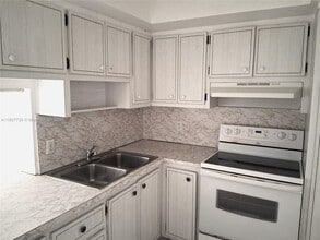 16701 NE 14th Ave in Miami, FL - Building Photo - Building Photo