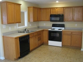 3285 Royal Troon Rd in Lexington, KY - Building Photo - Building Photo