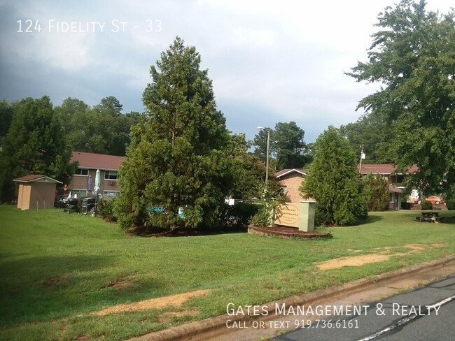 124 Fidelity St in Carrboro, NC - Building Photo - Building Photo