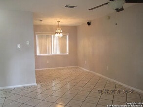 7234 Marble Creek Dr in San Antonio, TX - Building Photo - Building Photo