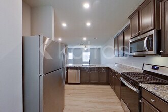 1020 NW 4th St in Newcastle, OK - Foto de edificio - Building Photo