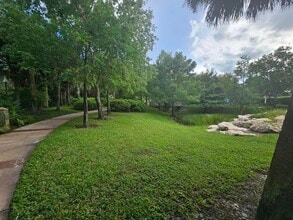 120 Sparrow Dr in Royal Palm Beach, FL - Building Photo - Building Photo