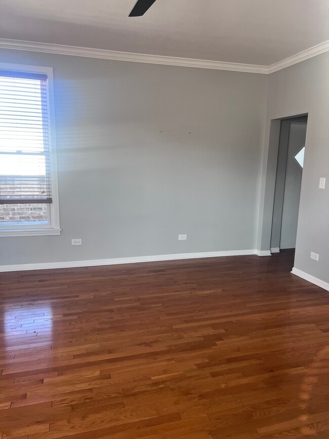 property at 20 W Hinsdale Ave