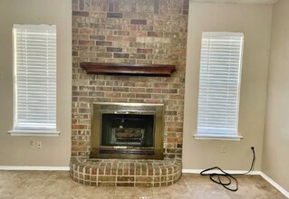 101 E Primrose Ln in Longview, TX - Foto de edificio - Building Photo