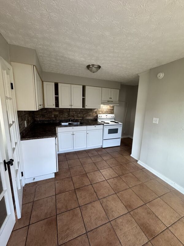 321 W Norman Ave in Dayton, OH - Building Photo - Building Photo