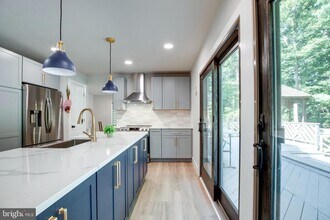 5352 Sideburn Rd in Fairfax, VA - Building Photo - Building Photo