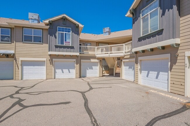 property at 2485 Fountainhead Blvd