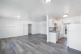 7271 Gary Ave in Miami Beach, FL - Building Photo - Building Photo