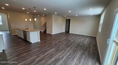 3021 Aiken Back Ln in La Grange, KY - Building Photo - Building Photo