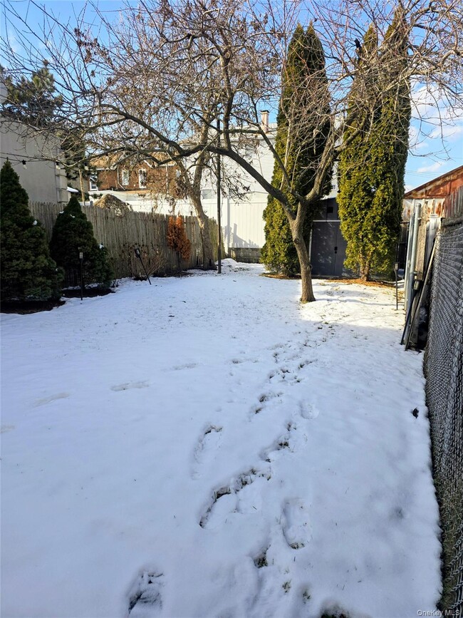 310 N High St in Mount Vernon, NY - Foto de edificio - Building Photo