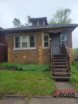 1052 Harrison St in Gary, IN - Building Photo