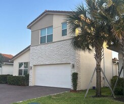 4161 Marina Way in Lighthouse Point, FL - Building Photo