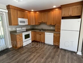 22 Luce Ave in East Lyme, CT - Building Photo - Building Photo