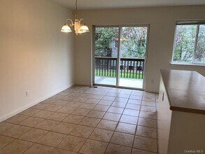 25 College Ave in Nanuet, NY - Building Photo - Building Photo