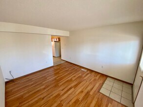 933 West Ave in Onalaska, WI - Building Photo - Building Photo