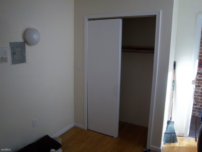 53 S Huntington Ave-Unit -Apt 305 in Boston, MA - Foto de edificio - Building Photo