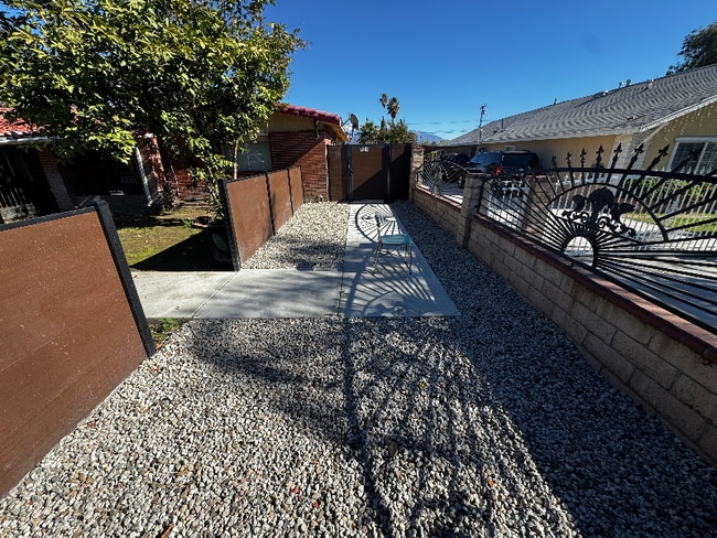 7215 Del rosa in San Bernardino, CA - Foto de edificio - Building Photo