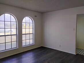 322 Enchanted Way in Del Rio, TX - Building Photo - Building Photo