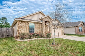 2038 Treasure Mountain Dr in Spring, TX - Foto de edificio - Building Photo