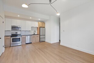 3211 W Le Moyne St in Chicago, IL - Building Photo