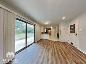 5244 Greene Ave in Fort Worth, TX - Foto de edificio - Building Photo